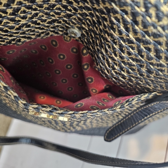 Eric Javits Brown and Black Signature Pattern Rafia Handbag - Picture 9 of 16